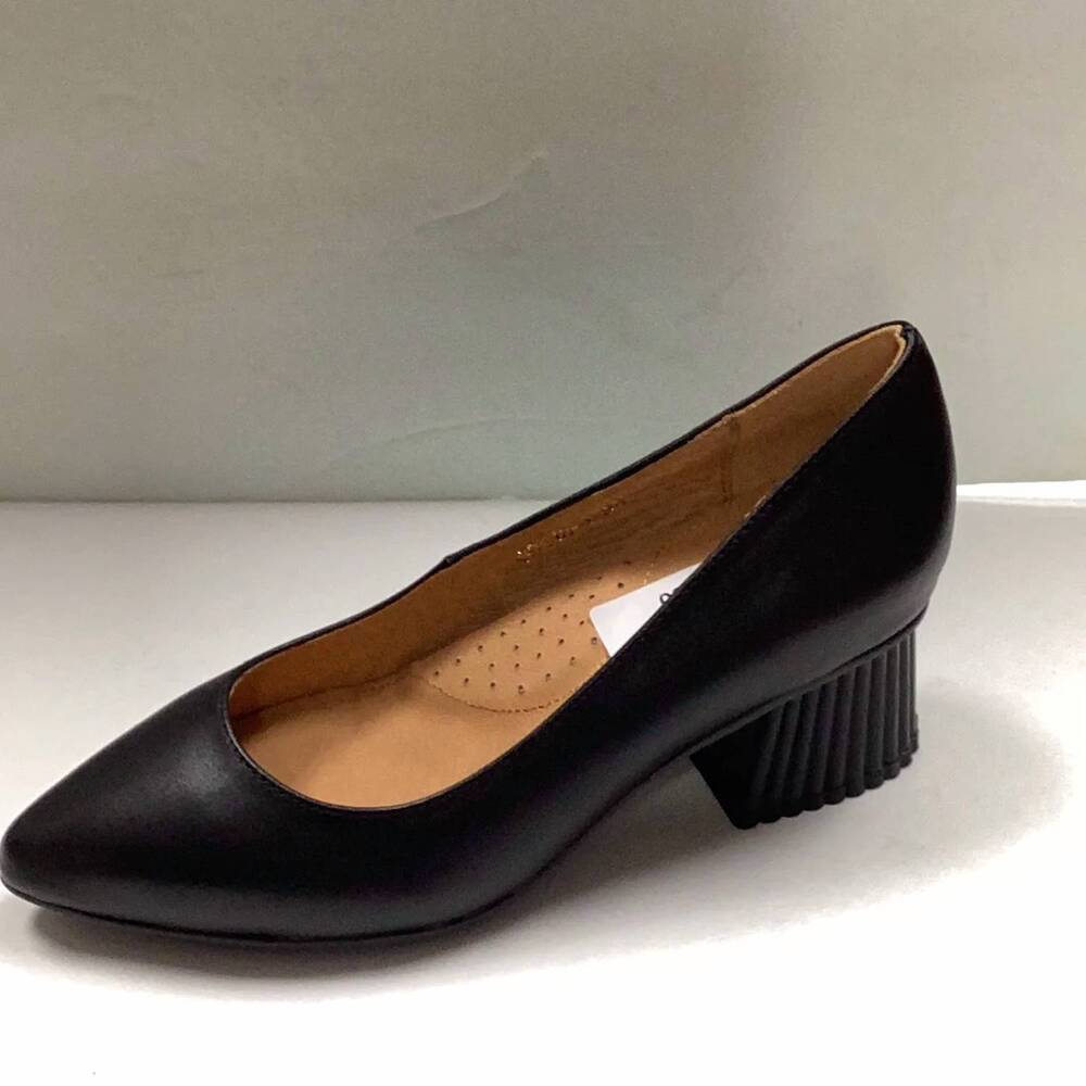 NEW 1936 women's saveria plain fan mid pump in black leather/black heel